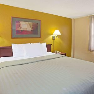 Chambre Lit King-Size avec Accès aux Personnes Handicapées